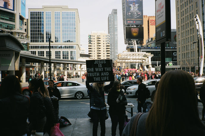 52. I HAVE NO IDEA WHAT,S GOING ON*